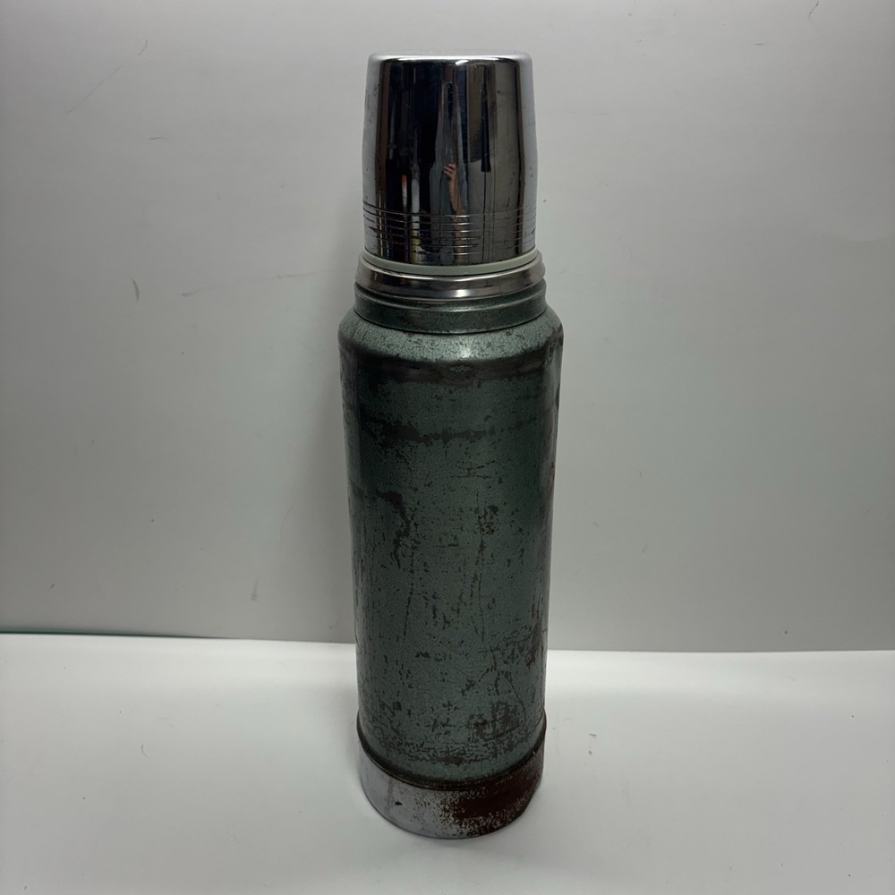 Vintage 1980 14" Aladdin Stanley Metal Quart Thermos USA No A-944C